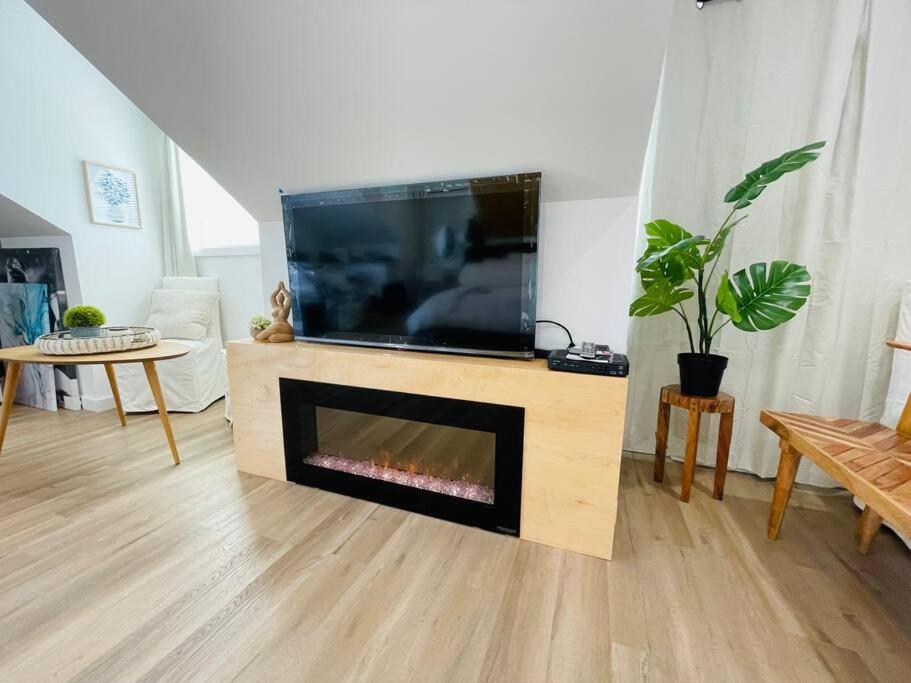 Stylish Cozy One Bedroom Studio With Free Parking Victoria Luaran gambar
