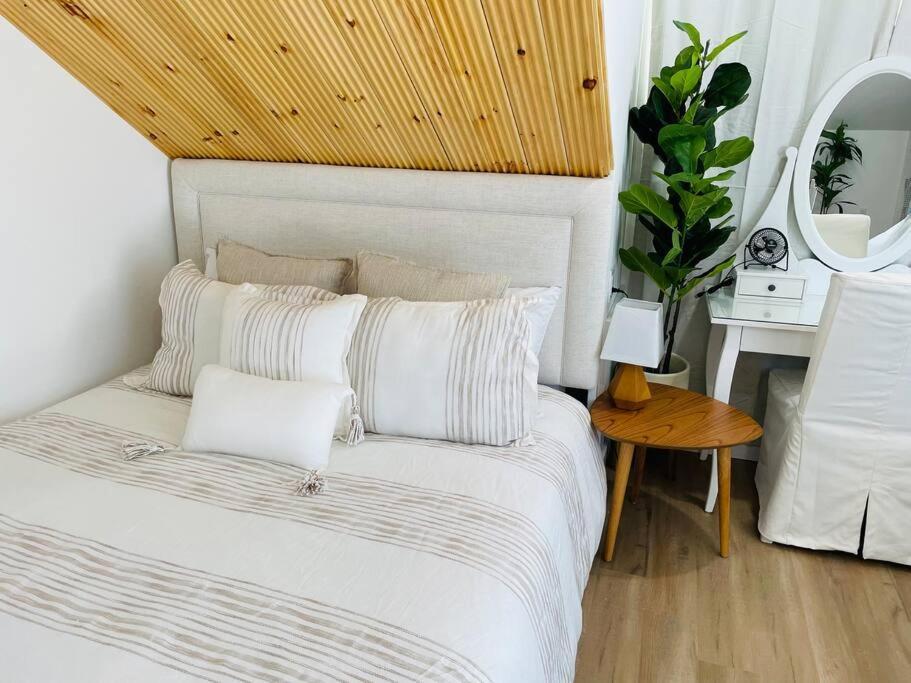 Stylish Cozy One Bedroom Studio With Free Parking Victoria Luaran gambar