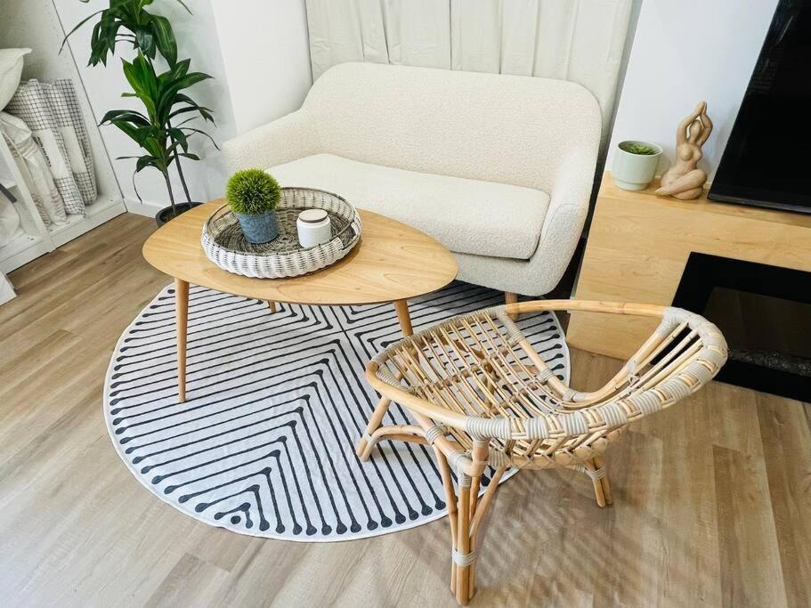 Stylish Cozy One Bedroom Studio With Free Parking Victoria Luaran gambar
